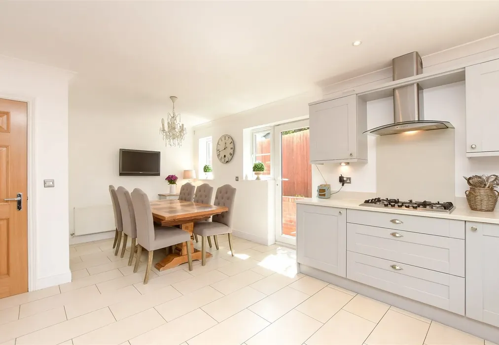 Kitchen/Diner - Bankside, Epsom, Surrey - Wards of Kent