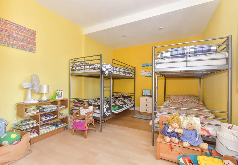 Bedroom 3 - Faversham Road, Seasalter, Whitstable, Kent - Wards of Kent