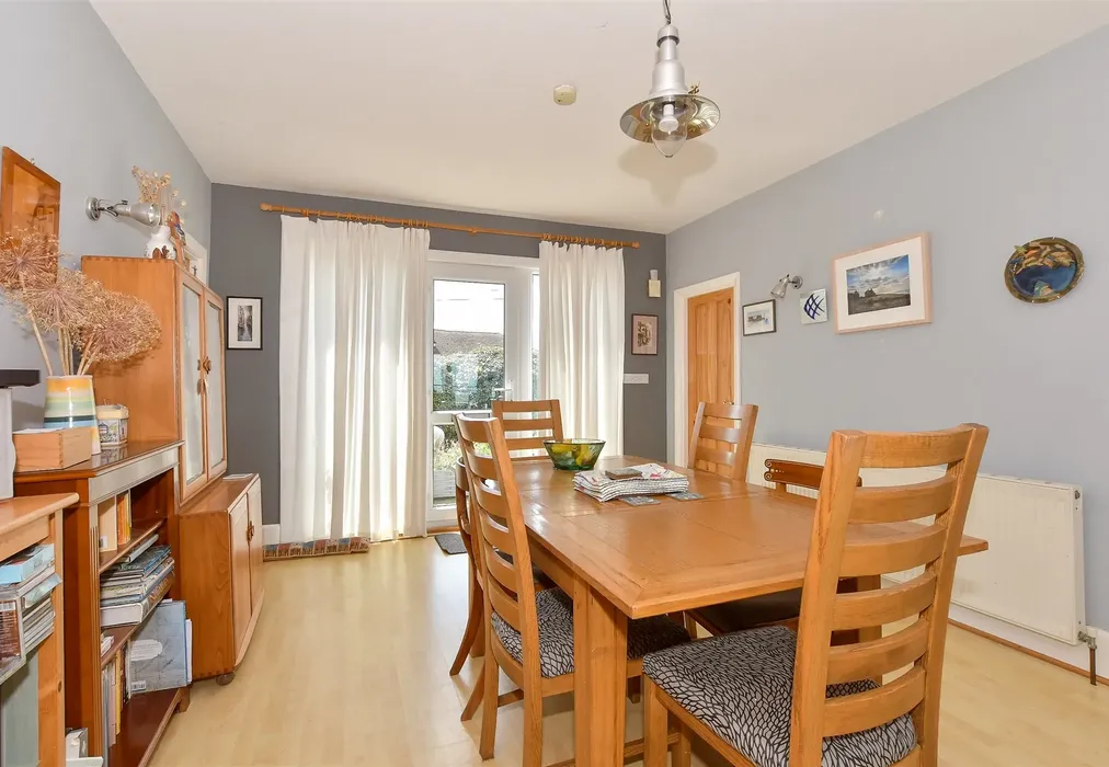 Lounge/Diner - Faversham Road, Seasalter, Whitstable, Kent - Wards of Kent