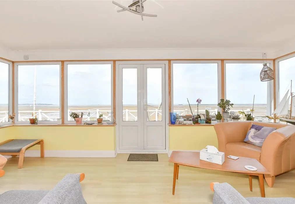 Sun Room - Faversham Road, Seasalter, Whitstable, Kent - Wards of Kent