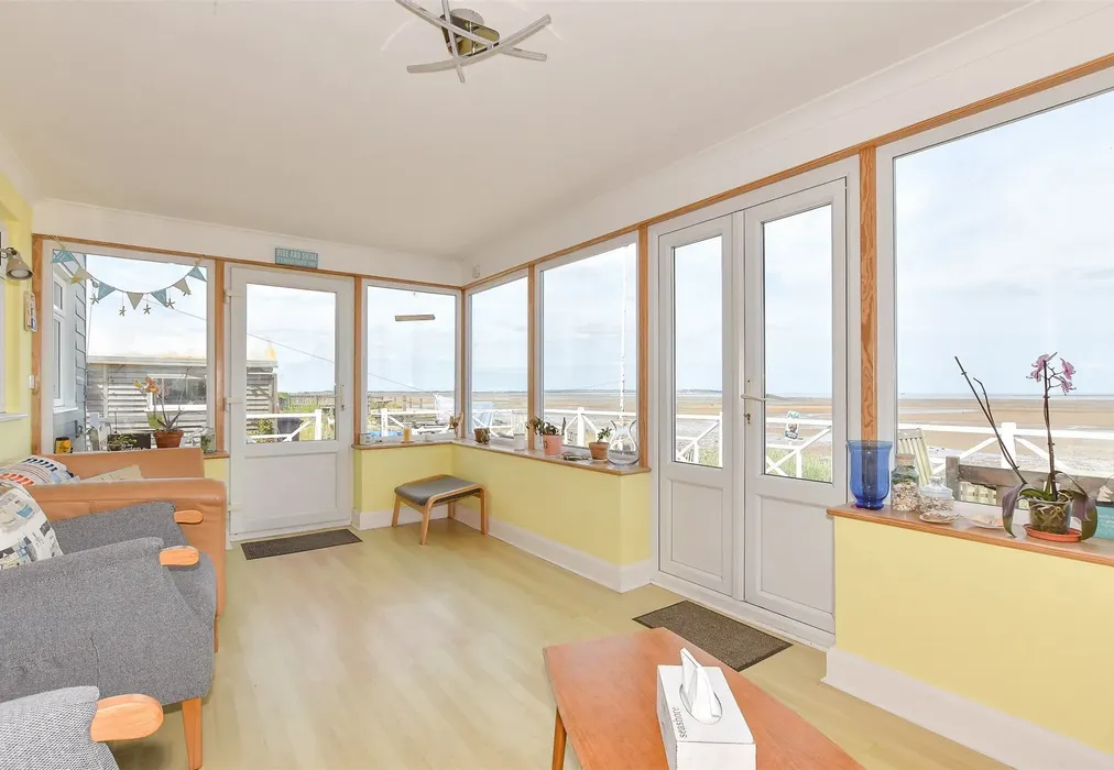Sun Room - Faversham Road, Seasalter, Whitstable, Kent - Wards of Kent