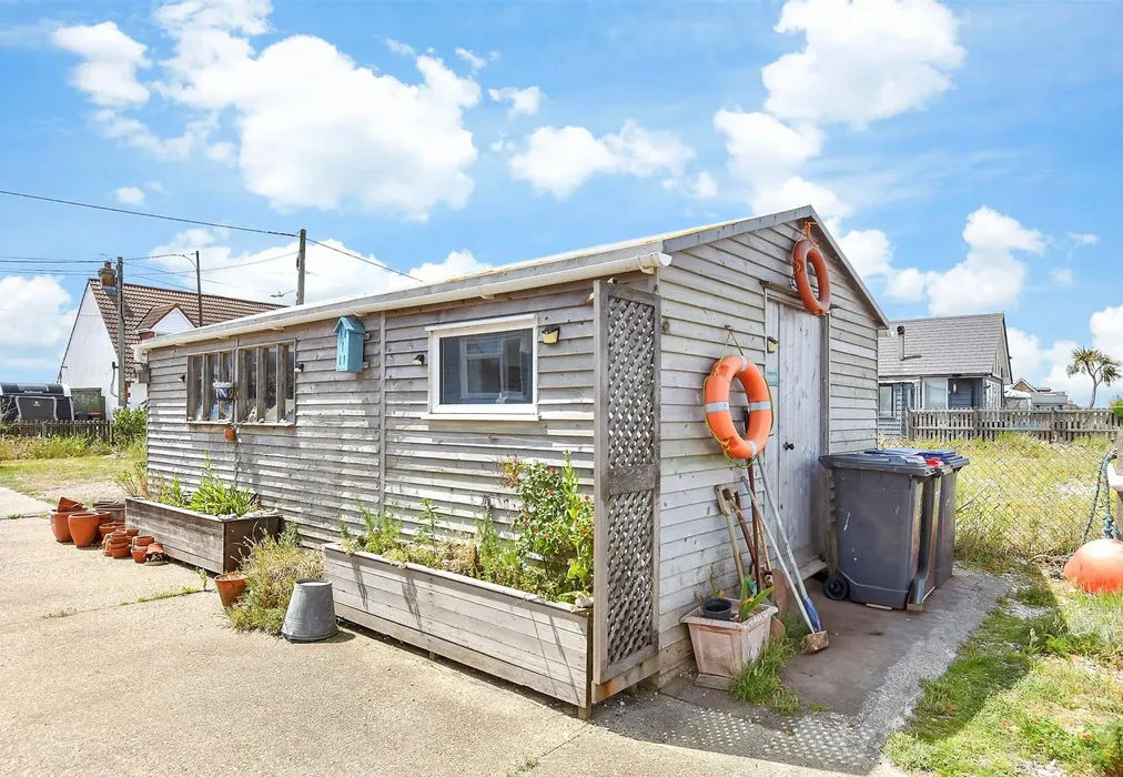 Workshop/Outbuildings - Faversham Road, Seasalter, Whitstable, Kent - Wards of Kent