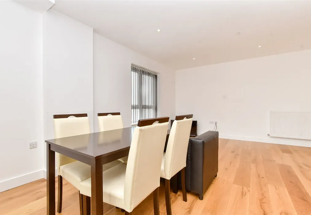 Kitchen / Lounge / Diner - Russell Hill, West Purley, Surrey - Wards of Kent