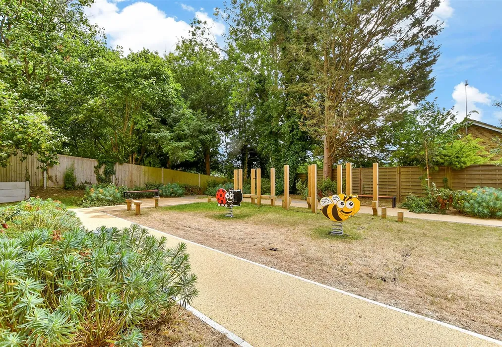 Communal Gardens - Russell Hill, West Purley, Surrey - Wards of Kent