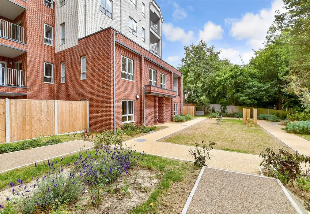 Communal Gardens - Russell Hill, West Purley, Surrey - Wards of Kent