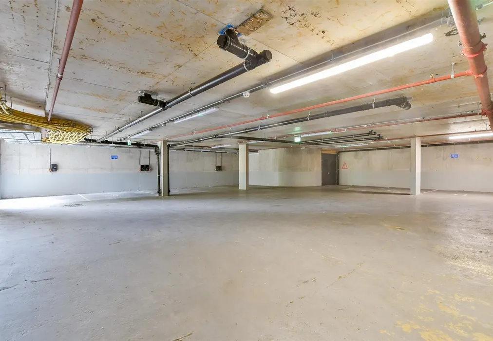Garage - Russell Hill, West Purley, Surrey - Wards of Kent