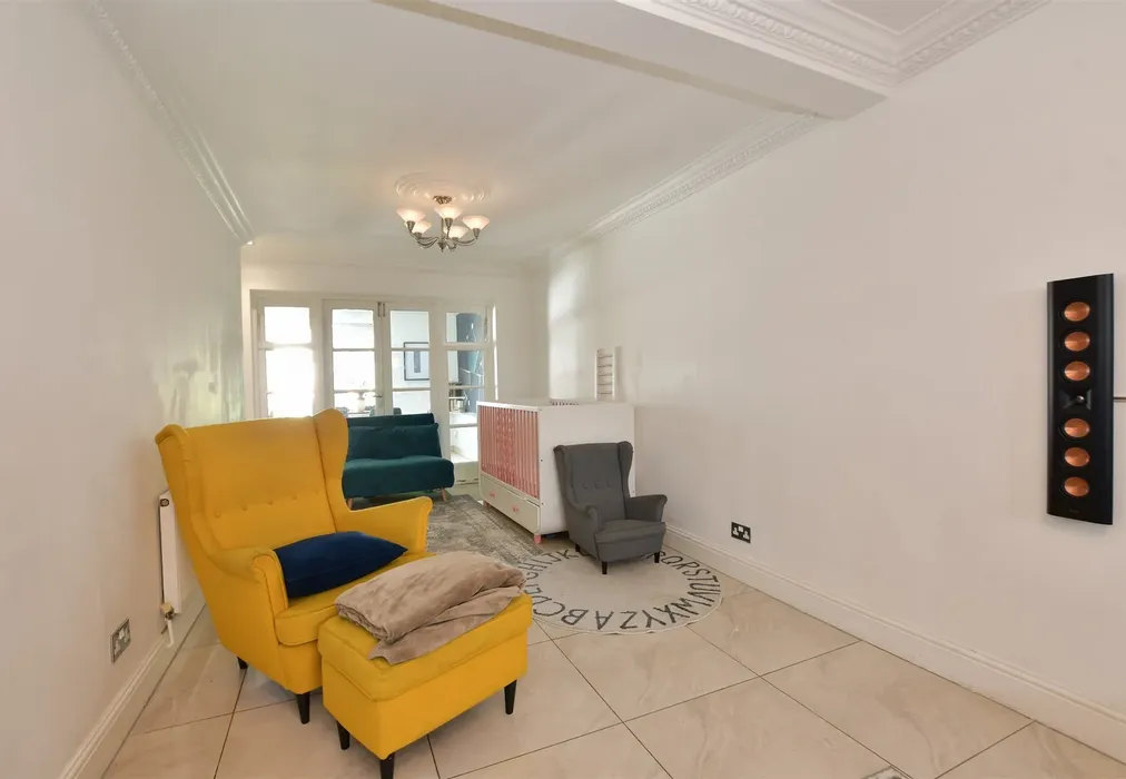 Dining Area - Woodford Green, Woodford Green, Essex - Wards of Kent