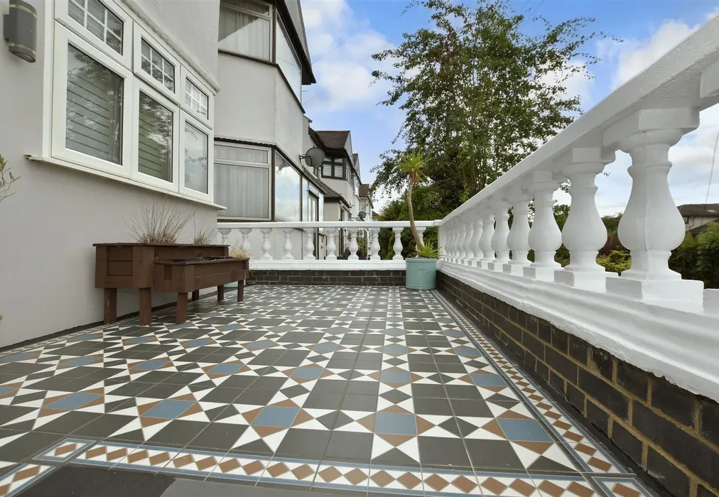 Balcony / Terrace - Woodford Green, Woodford Green, Essex - Wards of Kent