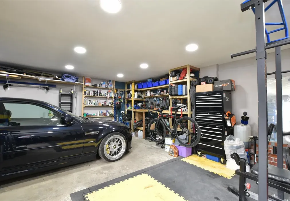 Workshop/Outbuildings - Woodford Green, Woodford Green, Essex - Wards of Kent