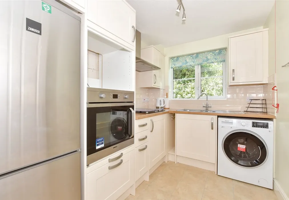 Kitchen - Ashford Road, Canterbury, Kent - Wards of Kent
