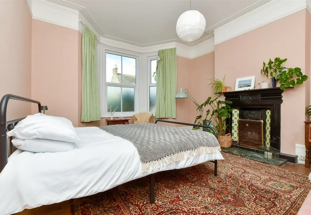 Lounge (used as a bedroom) - Madeira Road, Cliftonville, Margate, Kent - Wards of Kent