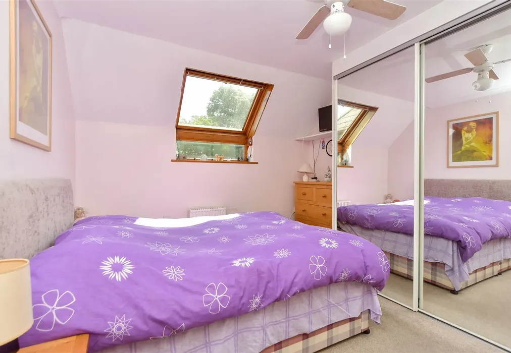 Bedroom - Canterbury Road, Sittingbourne, Kent - Wards of Kent