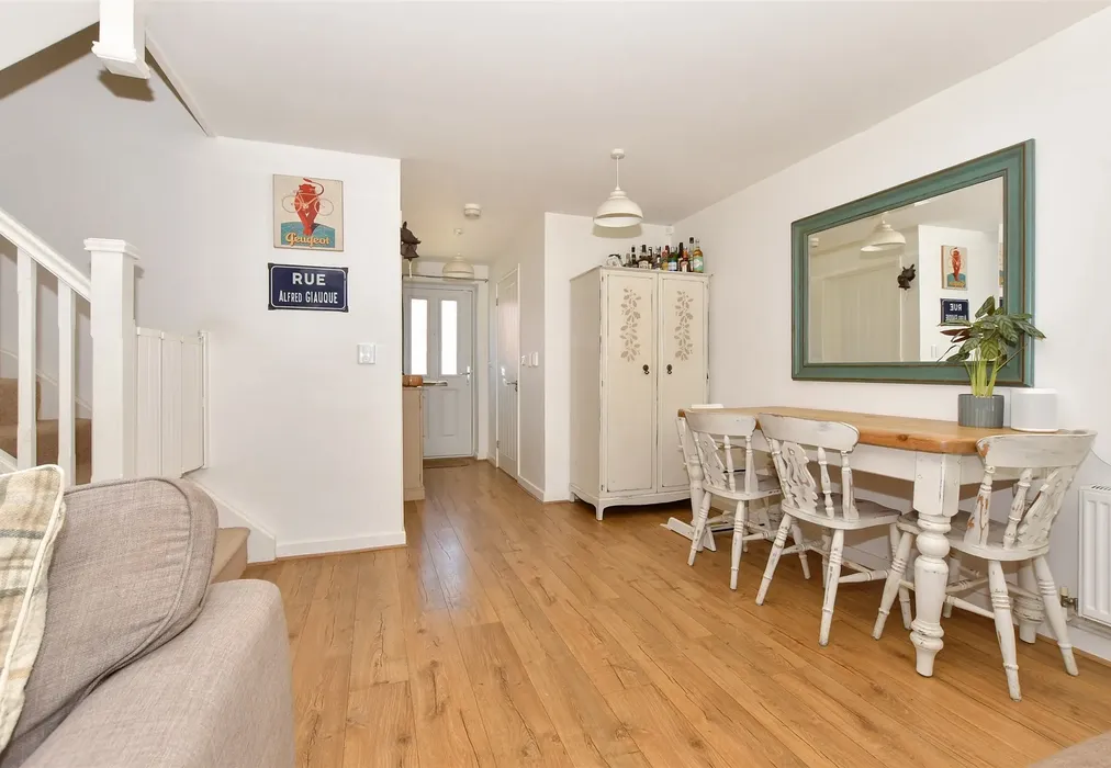 Lounge/Diner - Haze Wood Close, Faversham, Kent - Wards of Kent