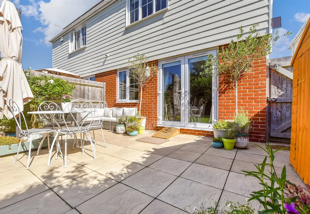 Patio / Decking - Haze Wood Close, Faversham, Kent - Wards of Kent