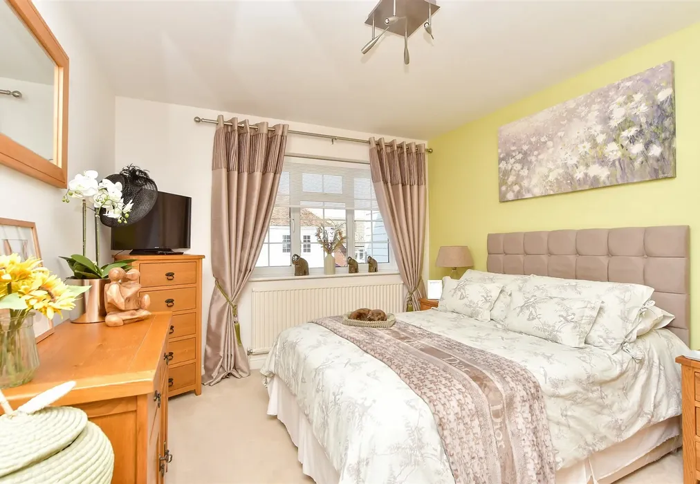 Bedroom 2 - Bull Lane, Boughton-Under-Blean, Faversham, Kent - Wards of Kent