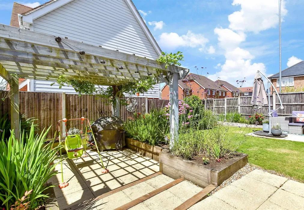 Rear Garden - Matthews Close, Snodland, Kent - Wards of Kent