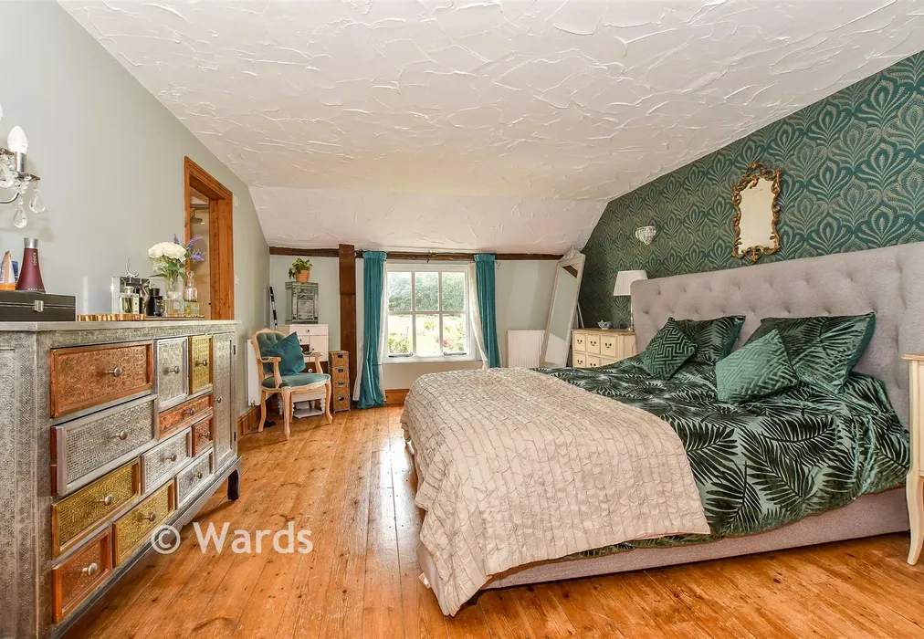 Bedroom 1 - Station Road, Northiam, Rye, East Sussex - Wards of Kent