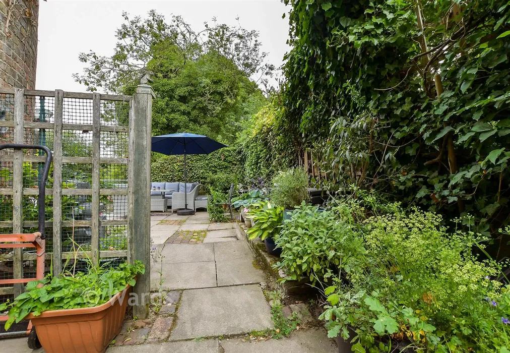 External Feature - Station Road, Northiam, Rye, East Sussex - Wards of Kent