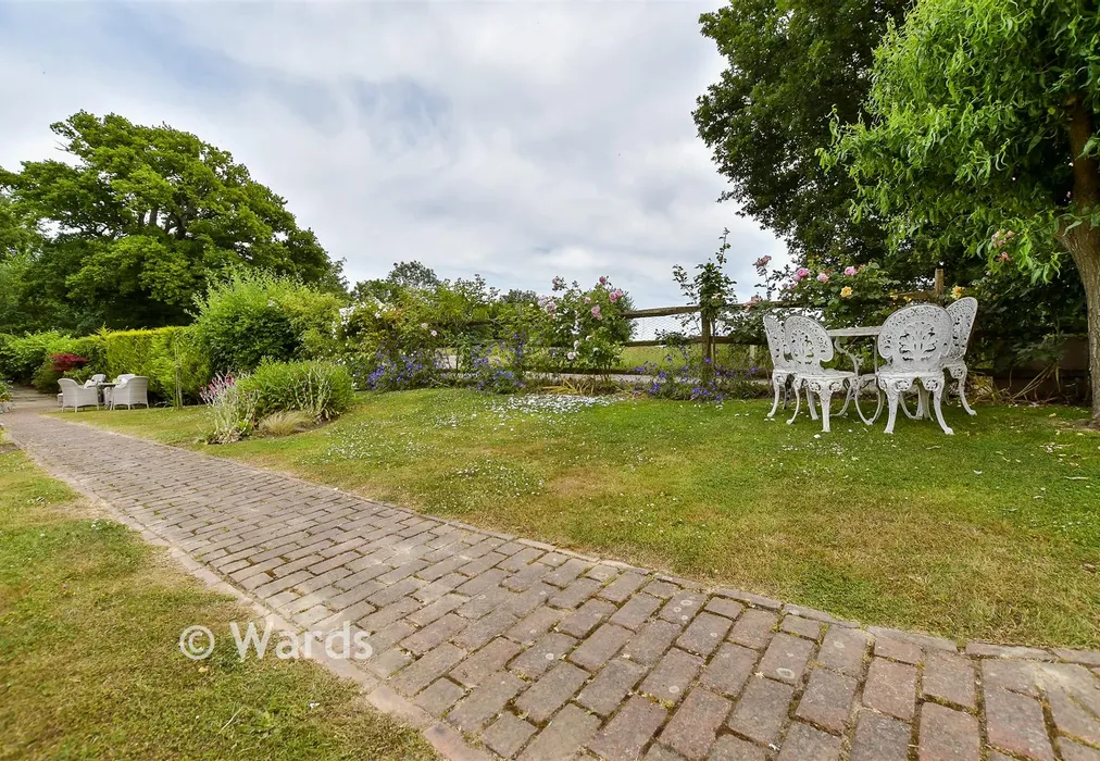 Garage - Station Road, Northiam, Rye, East Sussex - Wards of Kent