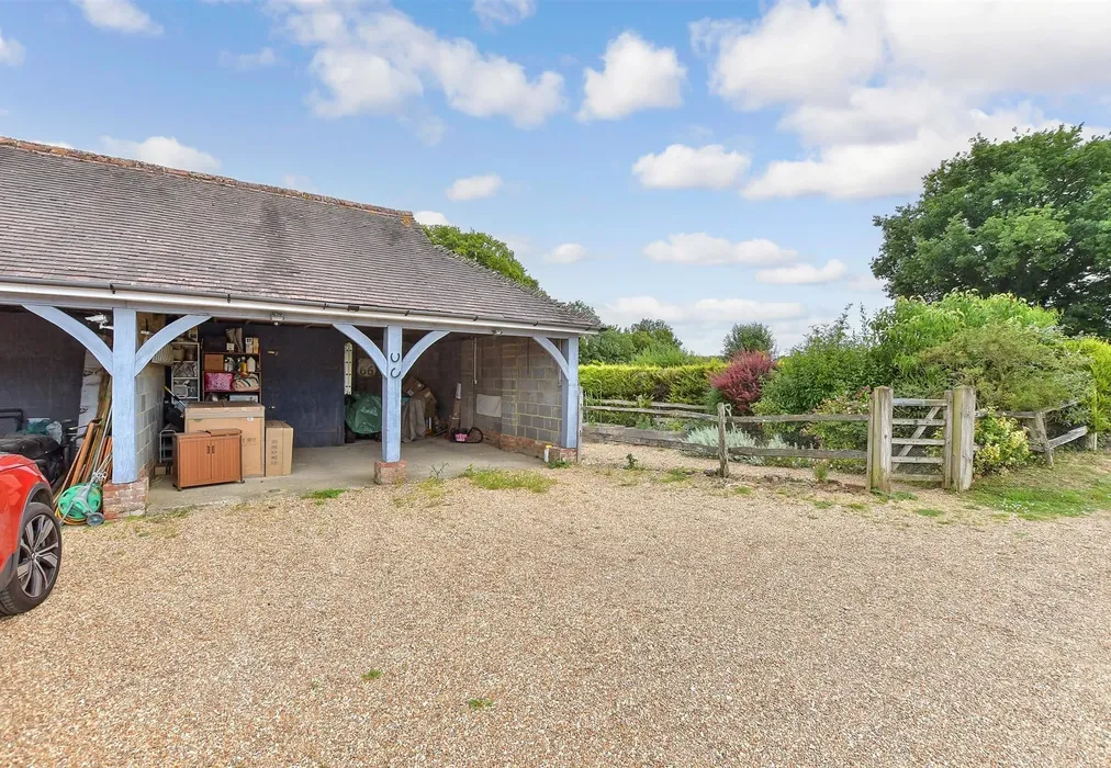 Garage - Station Road, Northiam, Rye, East Sussex - Wards of Kent