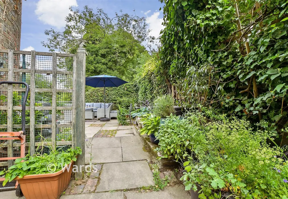 Patio / Decking - Station Road, Northiam, Rye, East Sussex - Wards of Kent
