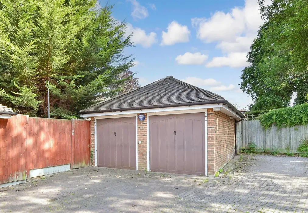Garage - Maidstone Road, Chatham, Kent - Wards of Kent