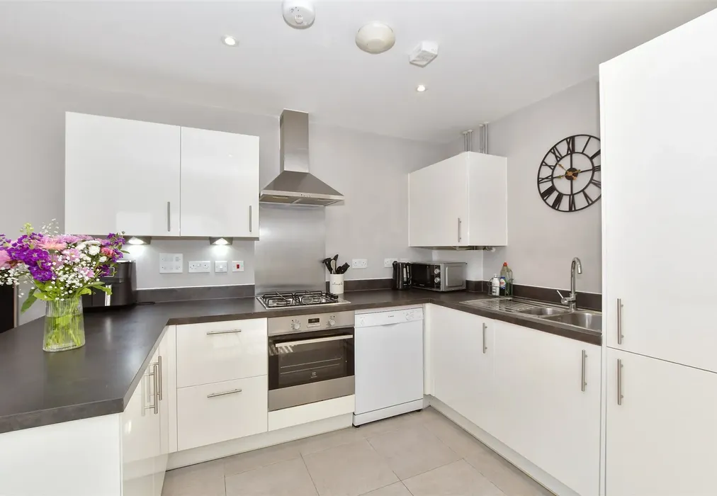 Lounge/Kitchen - Scholars Way, Ashford, Kent - Wards of Kent
