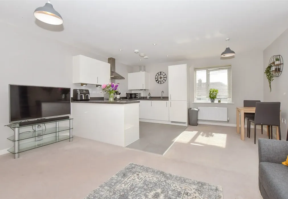 Lounge/Kitchen - Scholars Way, Ashford, Kent - Wards of Kent