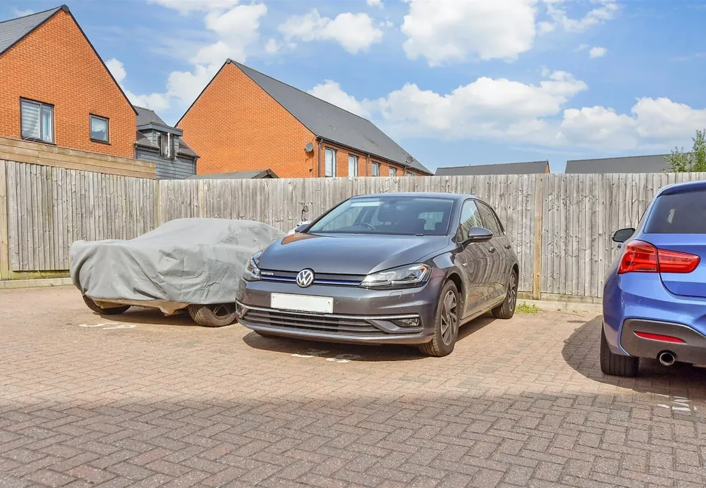 Driveway/Parking - Scholars Way, Ashford, Kent - Wards of Kent