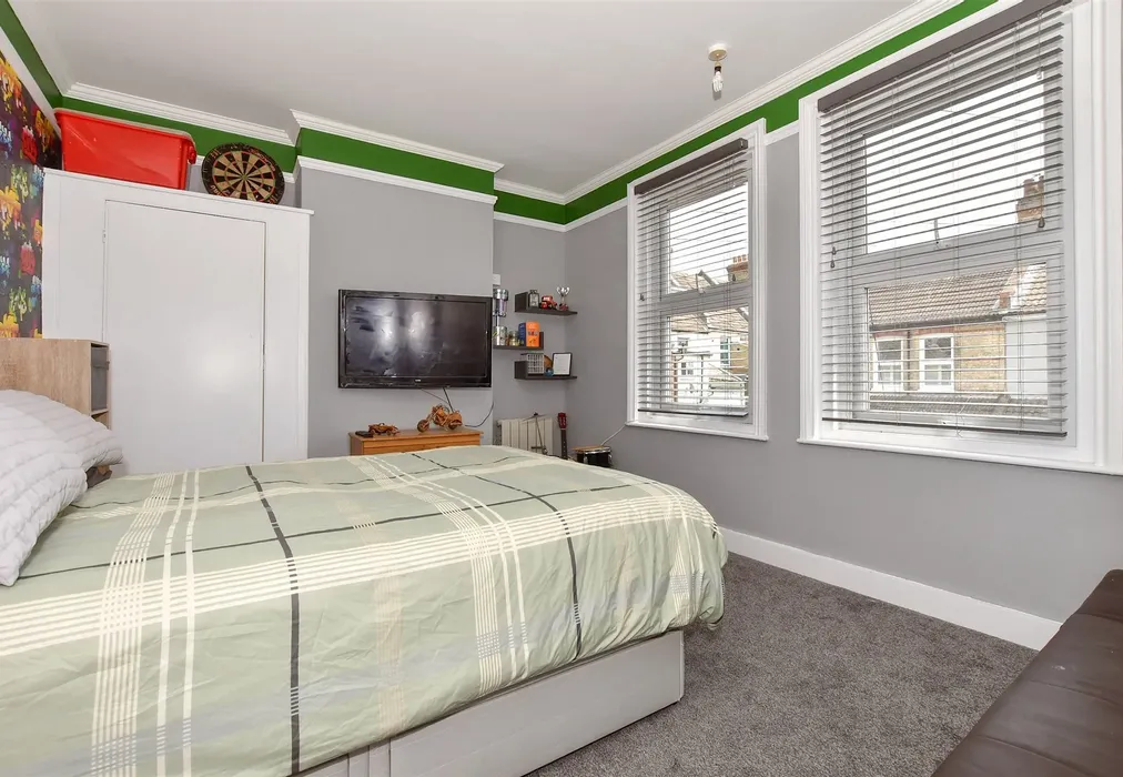 Bedroom 2 - Grove Road, Folkestone, Kent - Wards of Kent