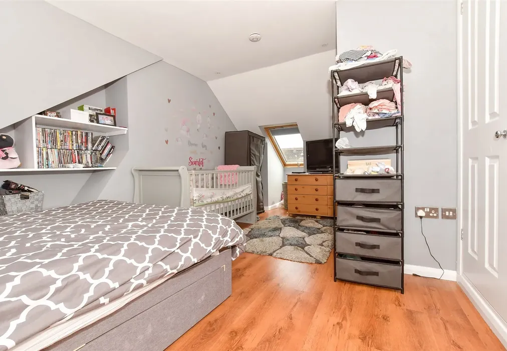 Bedroom 1 - Grove Road, Folkestone, Kent - Wards of Kent
