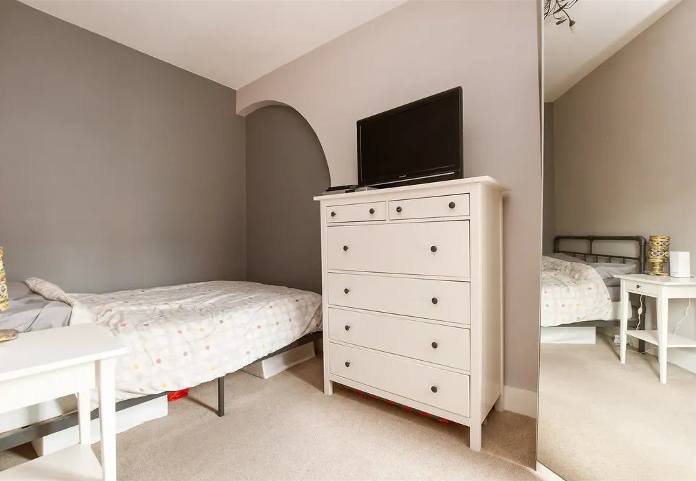 Bedroom 2 - Station Road, Dorking, Surrey - Wards of Kent