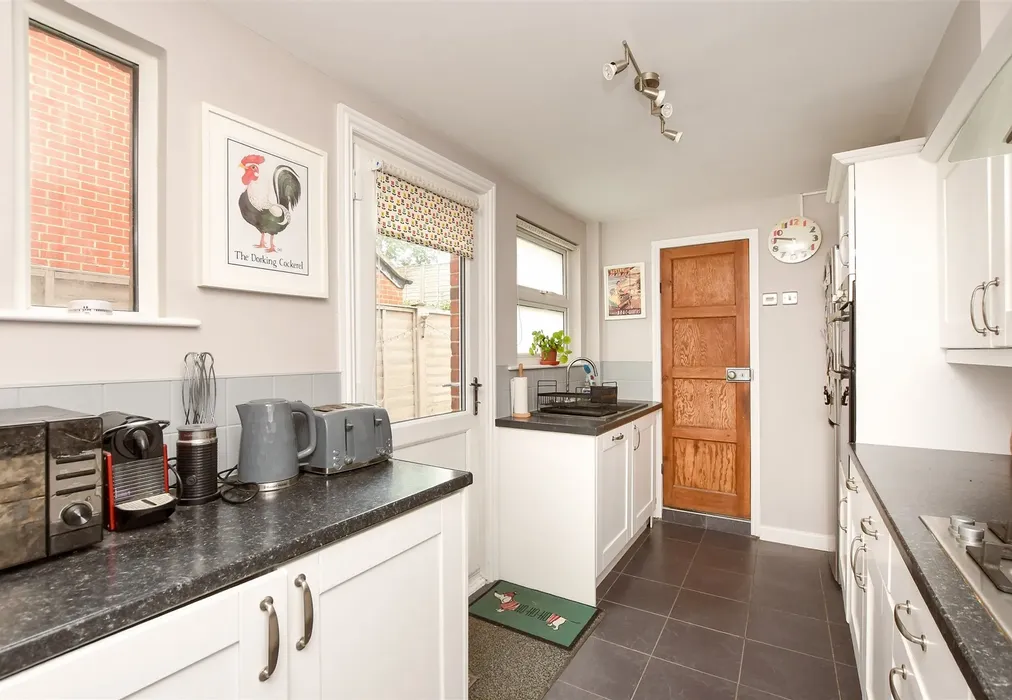 Kitchen - Station Road, Dorking, Surrey - Wards of Kent