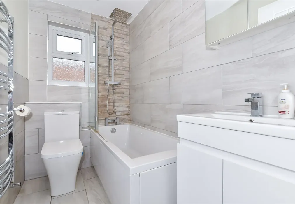 Bathroom - Linden Road, Coxheath, Maidstone, Kent - Wards of Kent