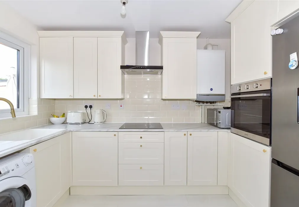 Kitchen - Linden Road, Coxheath, Maidstone, Kent - Wards of Kent
