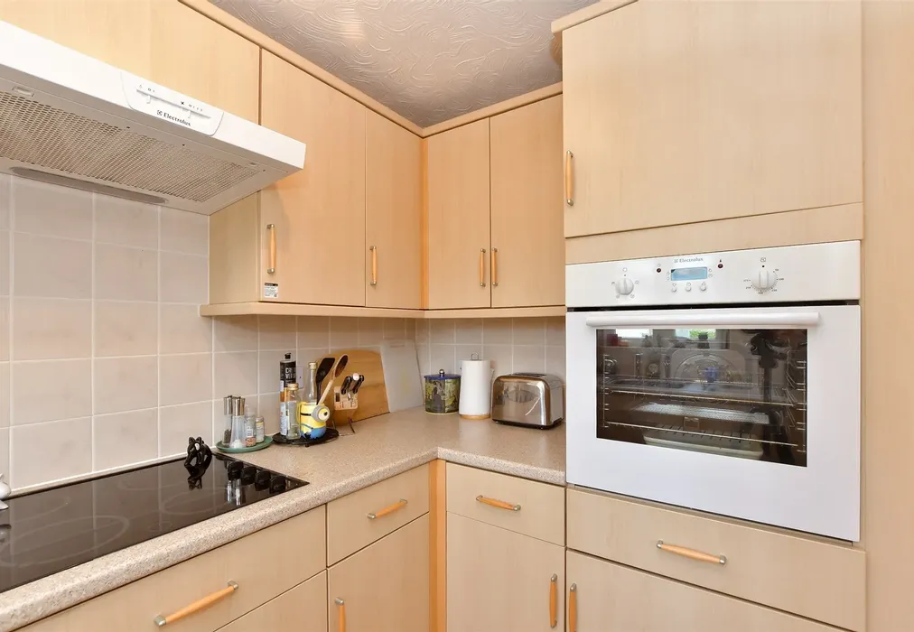 Kitchen - East Street, Faversham, Kent - Wards of Kent