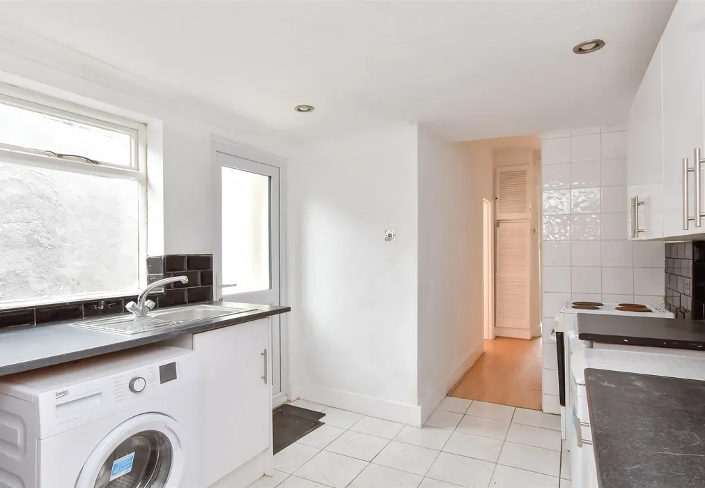 Kitchen - Normanton Street, Brighton, East Sussex - Wards of Kent