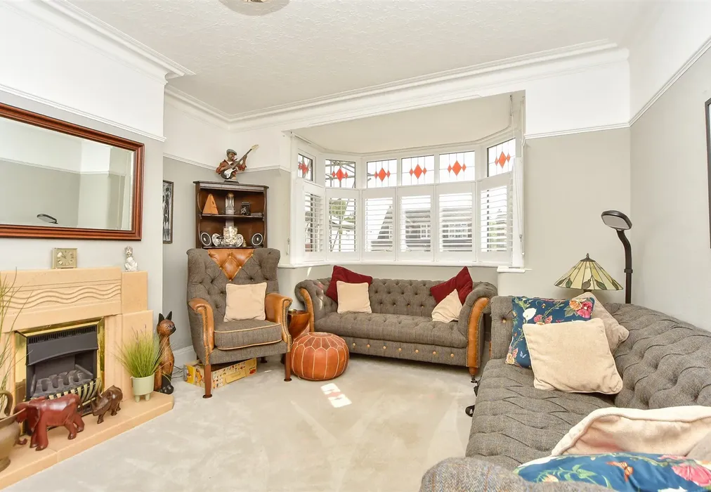 Lounge - Edwin Road, Rainham, Kent - Wards of Kent