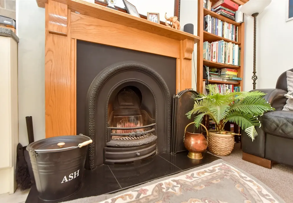 Internal Feature - Edwin Road, Rainham, Kent - Wards of Kent