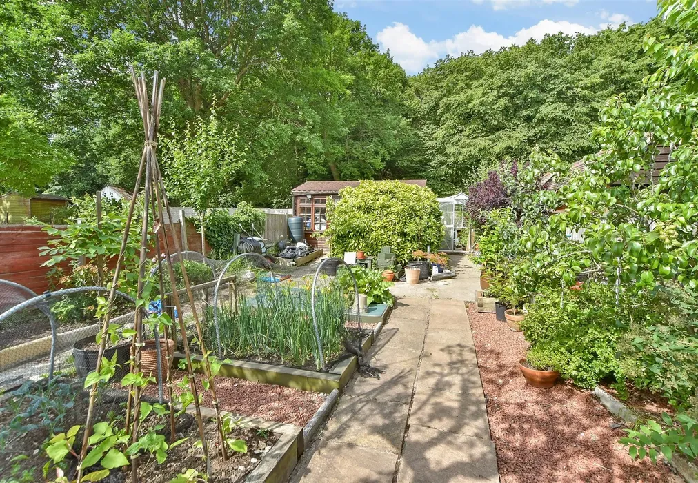 Rear Garden - Edwin Road, Rainham, Kent - Wards of Kent
