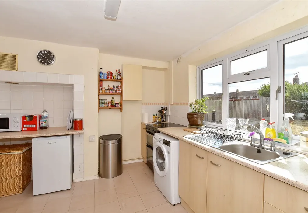 Kitchen - The Green, Lydd, Kent - Wards of Kent