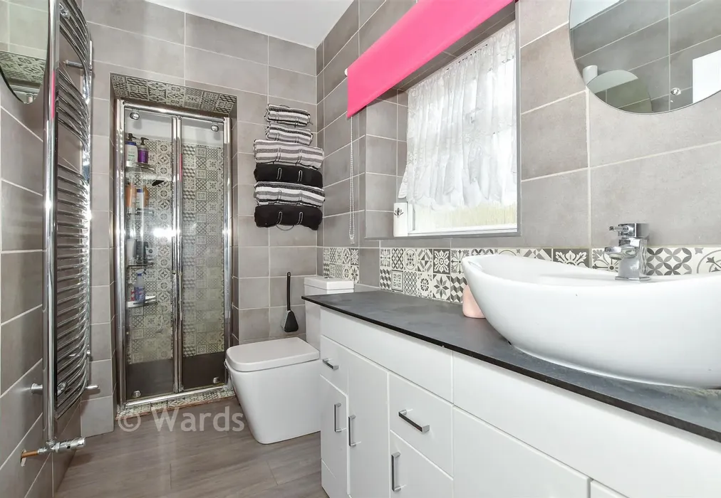 Shower Room - Herbert Road, Willesborough, Ashford, Kent - Wards of Kent