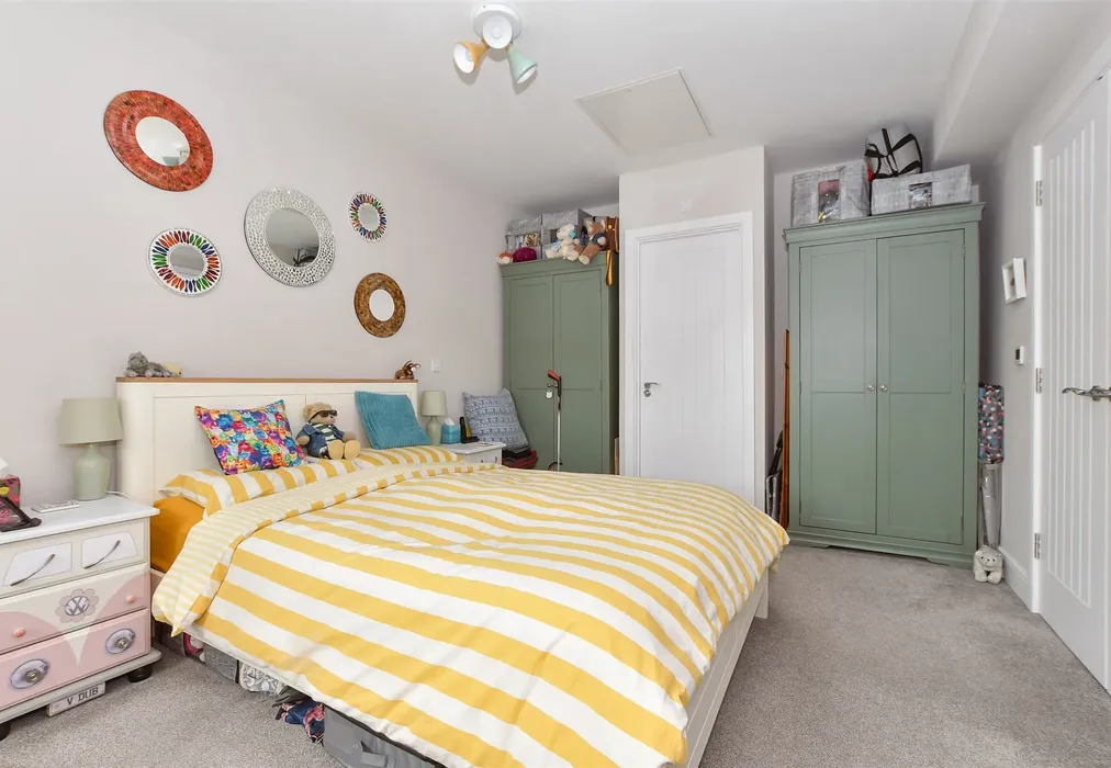 Bedroom 1 - Bluebell Avenue, Littlebourne, Kent - Wards of Kent