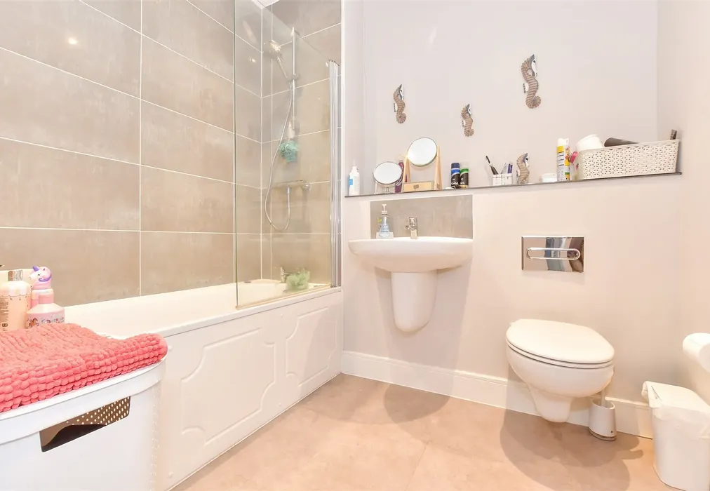 Bathroom - Bluebell Avenue, Littlebourne, Kent - Wards of Kent