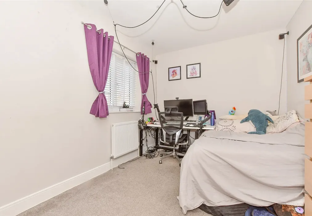 Bedroom 2 - Bluebell Avenue, Littlebourne, Kent - Wards of Kent