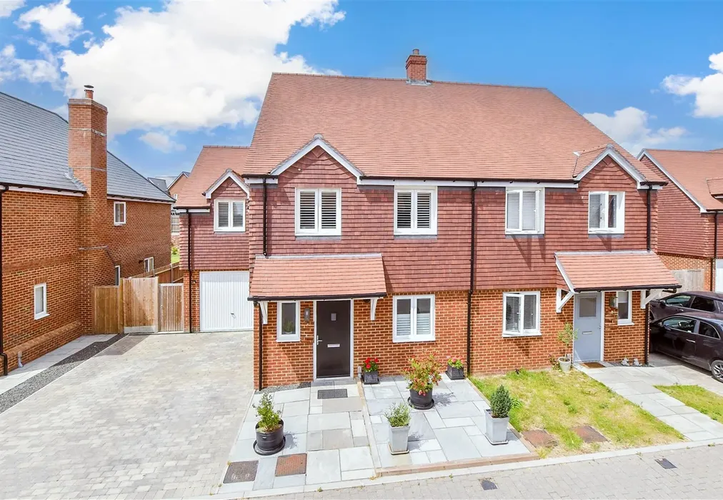 Front Elevation (Web) - Bluebell Avenue, Littlebourne, Kent - Wards of Kent