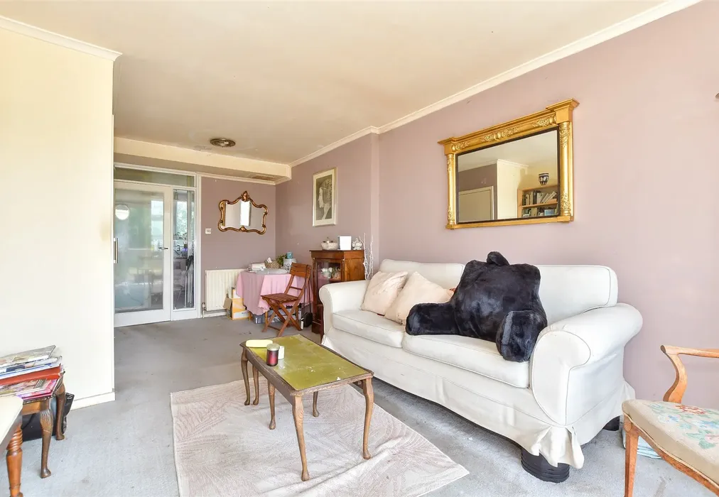 Lounge - Hailey Place, Cranleigh, Surrey - Wards of Kent
