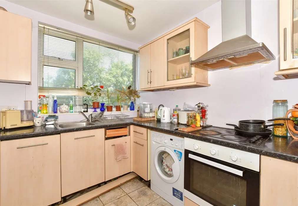 Kitchen - Hailey Place, Cranleigh, Surrey - Wards of Kent