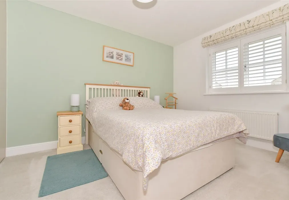Bedroom 2 - St. Crispin Close, Worth, Deal, Kent - Wards of Kent