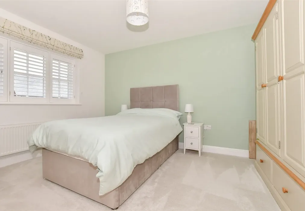 Bedroom 3 - St. Crispin Close, Worth, Deal, Kent - Wards of Kent